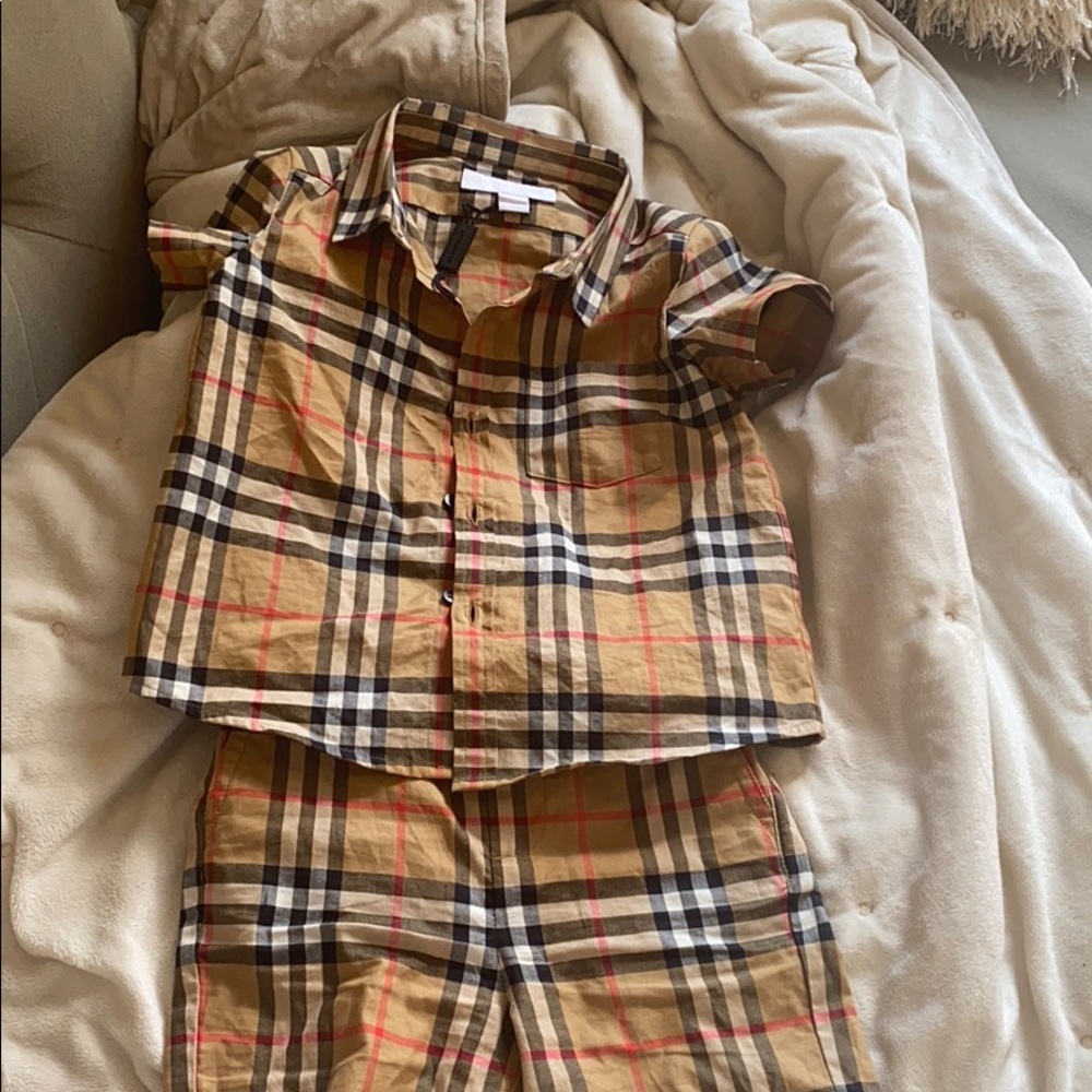 Burberry short and short set